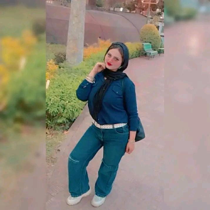 Nancy — بنت حقيقية في دردشة فيديو HalaCam