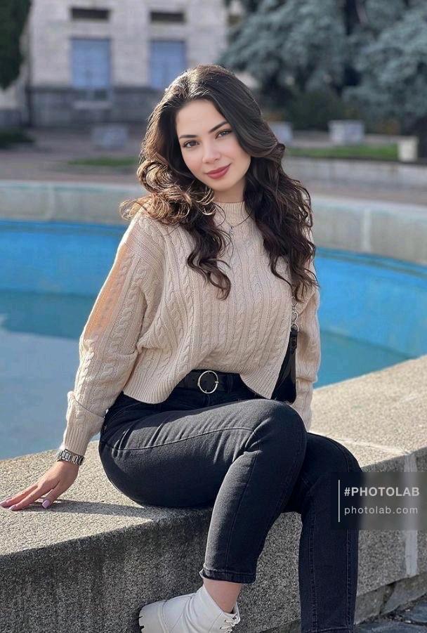 عشق — بنت حقيقية في دردشة فيديو HalaCam
